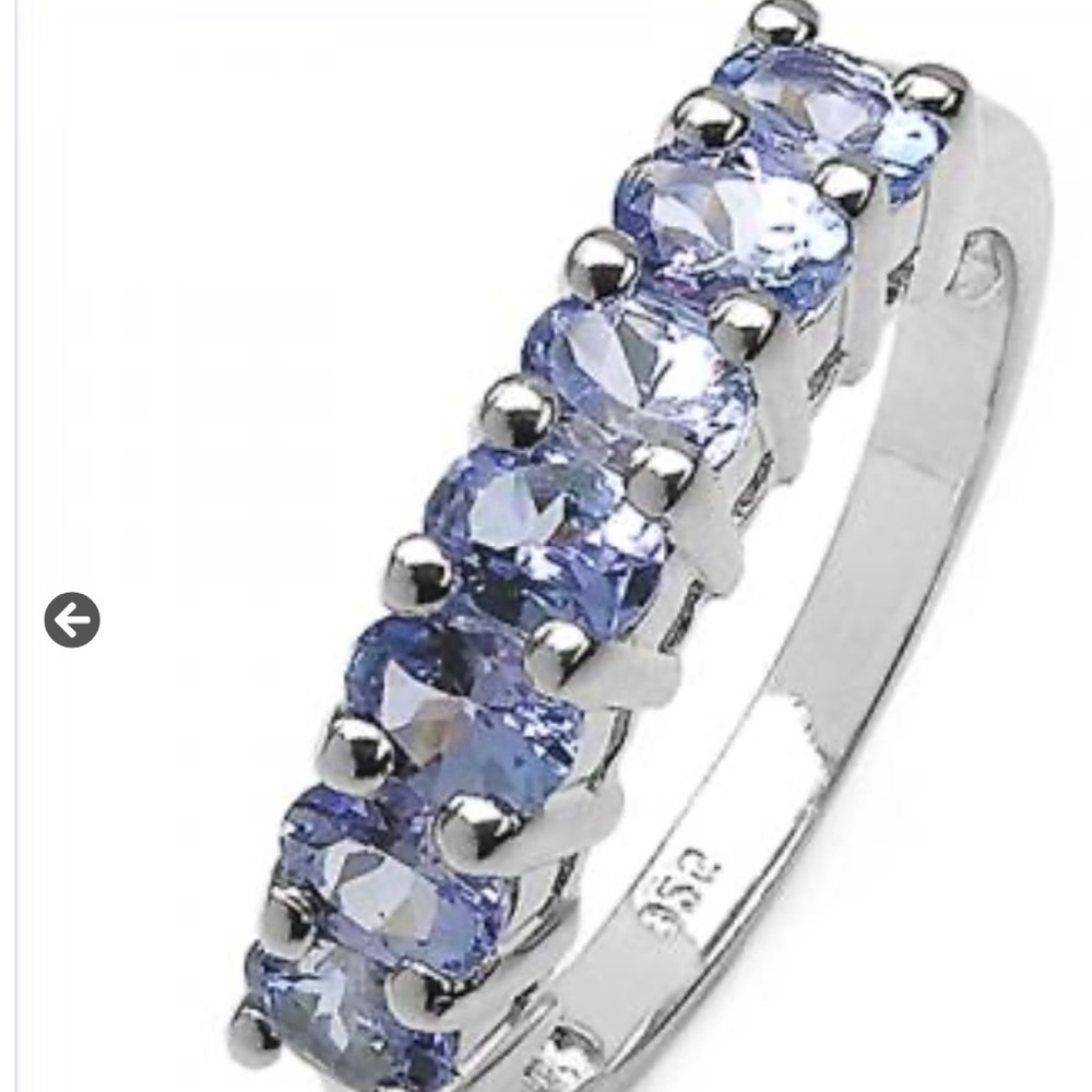 Beautiful sterling silver Tanzanite Ring brand new in box